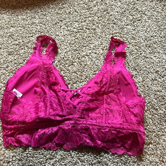 MAURICES Vintage Lace Criss Cross Bralette: RASPBERRY: NEW WITH TAGS: SZ MEDIUM - Picture 3 of 4